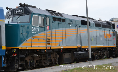Locomotive VIA6401 left side / coté gauche
